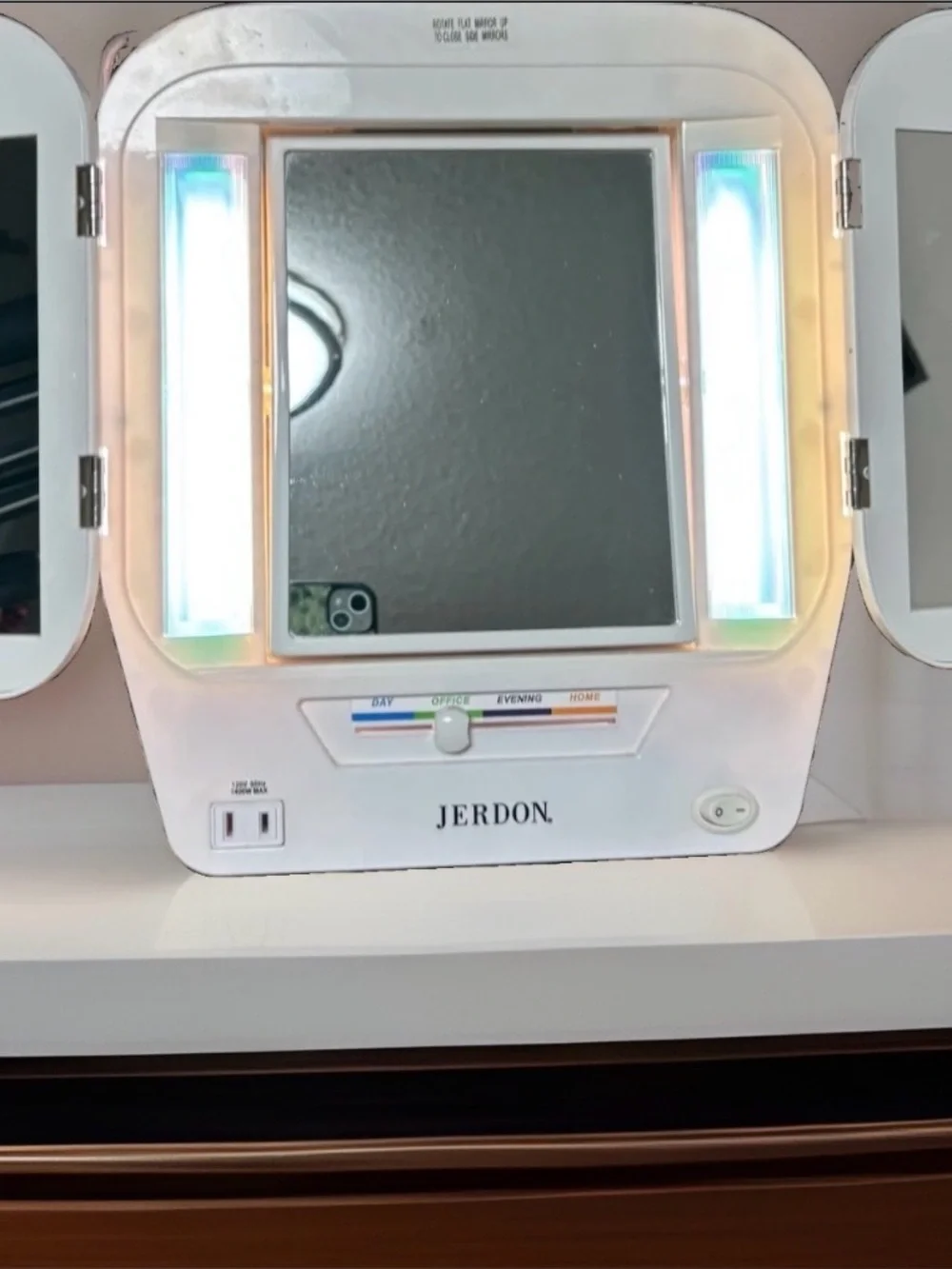 Vintage Jerdon Euro Tri-Fold Lighted Vanity Makeup Mirror 5x magnify 4 Settings